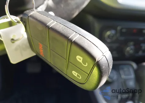 2017 Jeep New Compass Latitude 4X4 из США, поврежденный, VIN 3C4NJDBBXHT666614